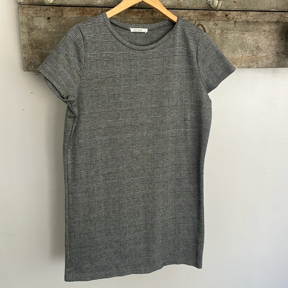 ☀️ 4 for $25 | Houndstooth T-shirt dress
